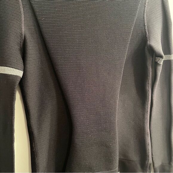 Under Armour intelliknit women’s top small - Picture 4 of 10